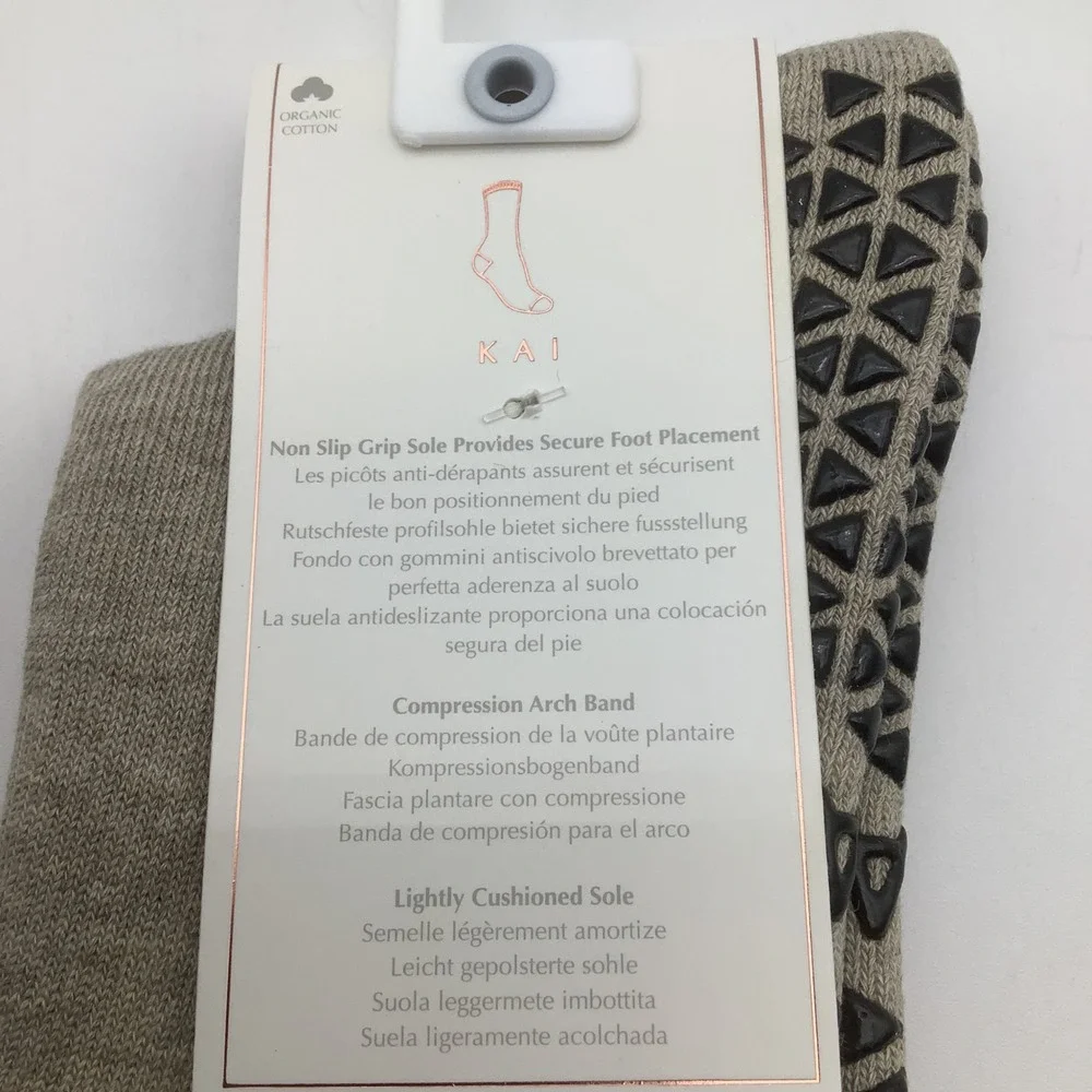 Tavi Grip Kai‎ Crew Socks Shitake Heather Yoga Pilates Barre Size Medium New